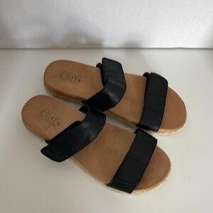 Cliffs White Mountains Black Double Strap Sandals Size 8M Slip-On Adjustable